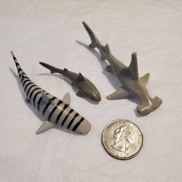 Lot of 3 Mini aquatic toys Sharks Tiger Hammerhead - Picture 1 of 9